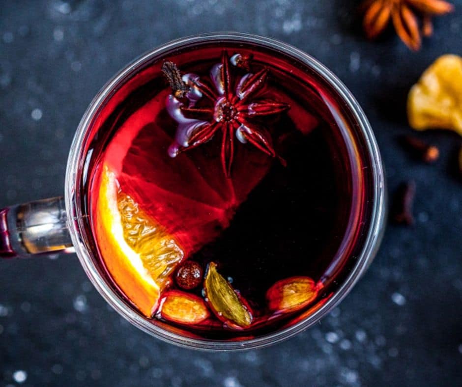 Muddled wine in glass mug