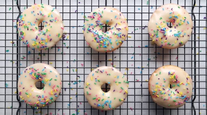 Low FODMAP Cake Doughnuts - 810 x 450