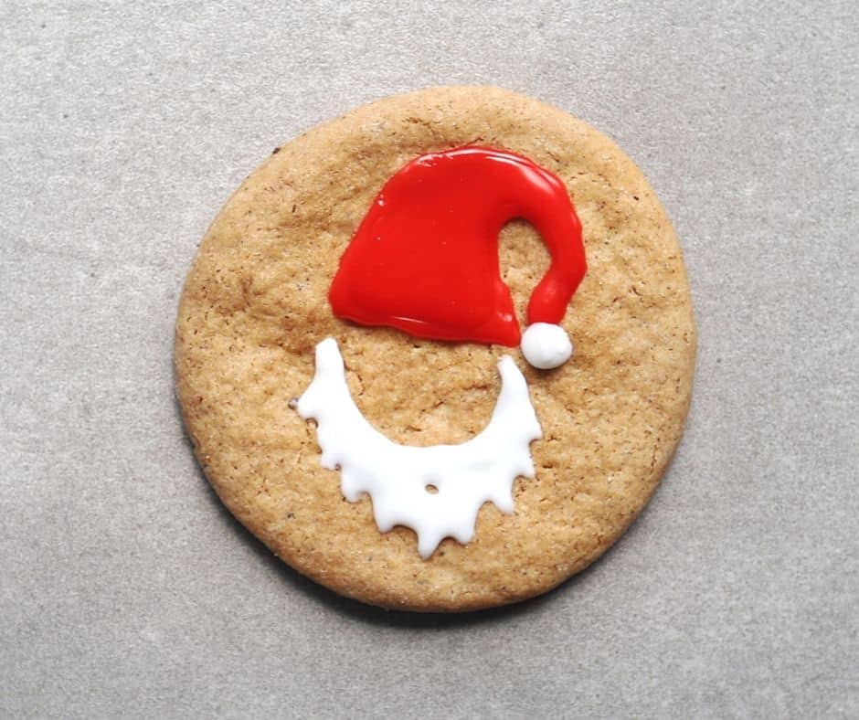 Low FODMAP Gingerbread Cookie with santa icing