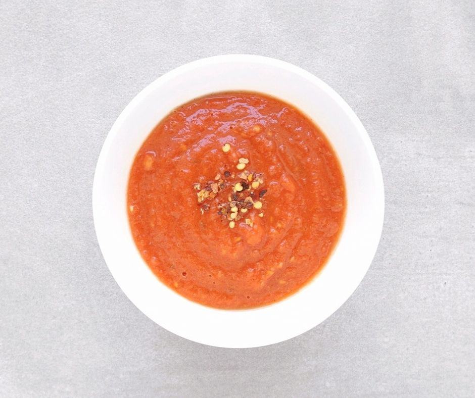 Low FODMAP Marinara Sauce in white bowl