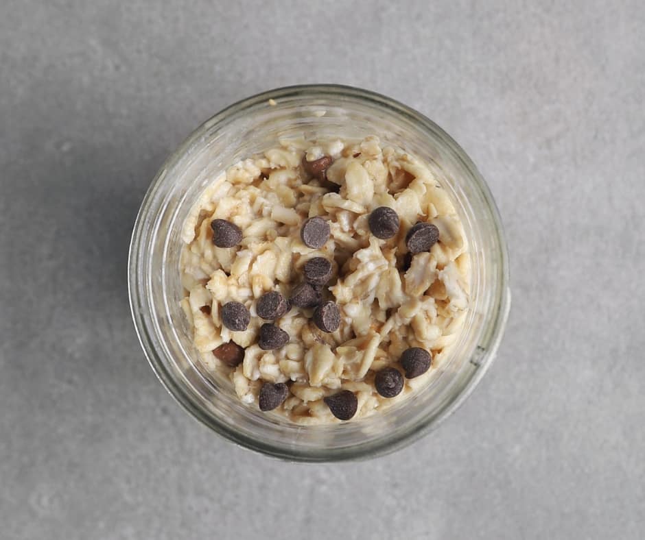 Low FODMAP Overnight Oats in Jar - 940 x 788