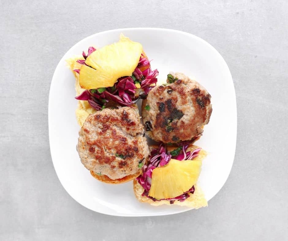 Low FODMAP sliders on plate - 940 x 788