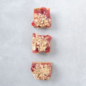 Low FODMAP Strawberry Breakfast Bars