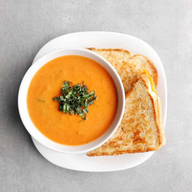 Low FODMAP tomato soup and sandwich - 800 x 800